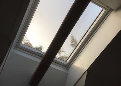 Renovering af første sal med maksimalt udnyttede kvadratmeter + gulv reperationer. Velux Cabrio Velux integra Rationel Vinduer